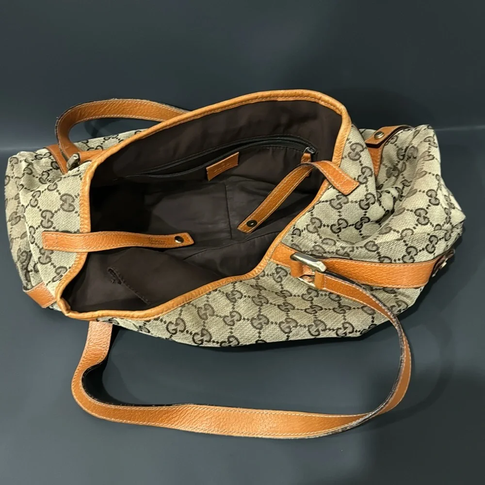 Gucci Tan and Brown Monogram Shoulder Bag - Picture 2 of 7